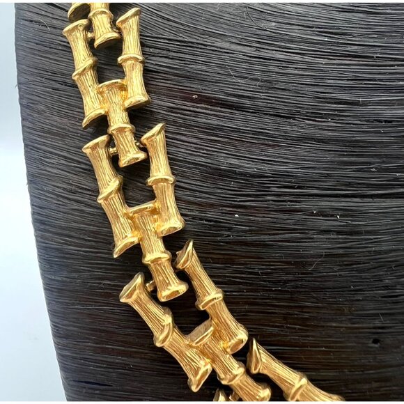 Vintage Monet Gold-Tone Bamboo Link Necklace 16 Inches Elegant Retro Jewelry - Picture 3 of 6
